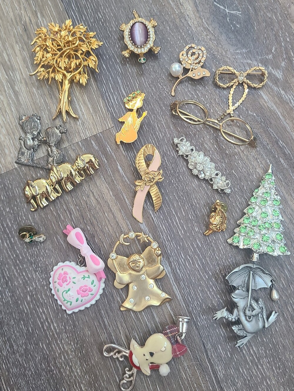 Vintage Brooch Bundle Set of 17 Pieces